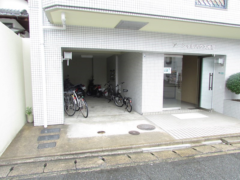 アーシャルハウス片江 エントランス