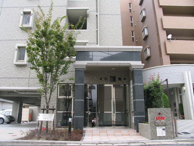 アヴニール東比恵 エントランス