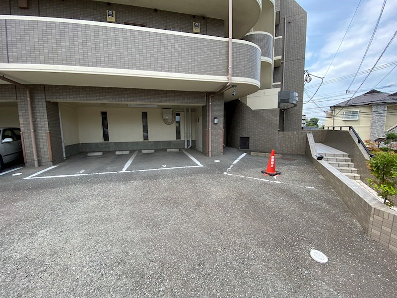 ヒルクレスト 駐車場