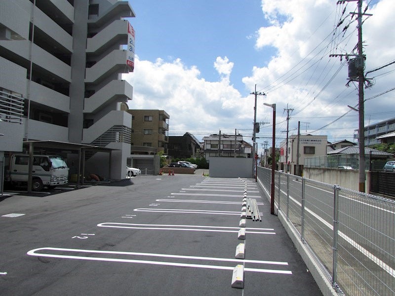 abelia 駐車場