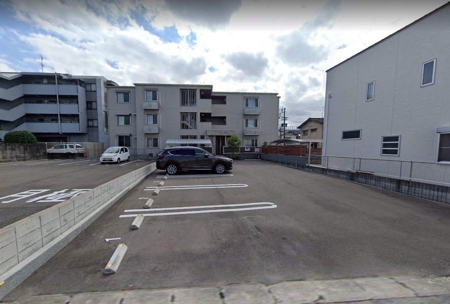 Grace Court 駐車場